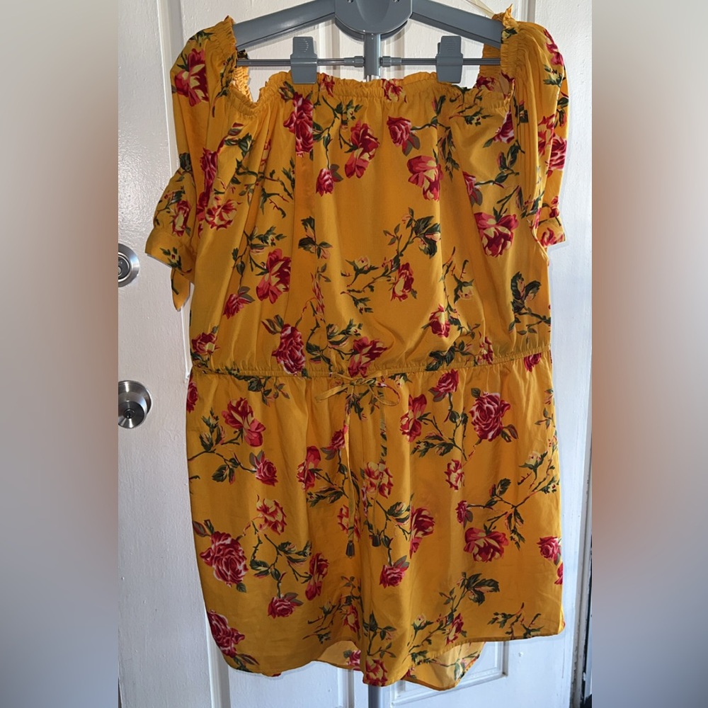 Floral Yellow Short Jumpsuit - Picture 8 of 9